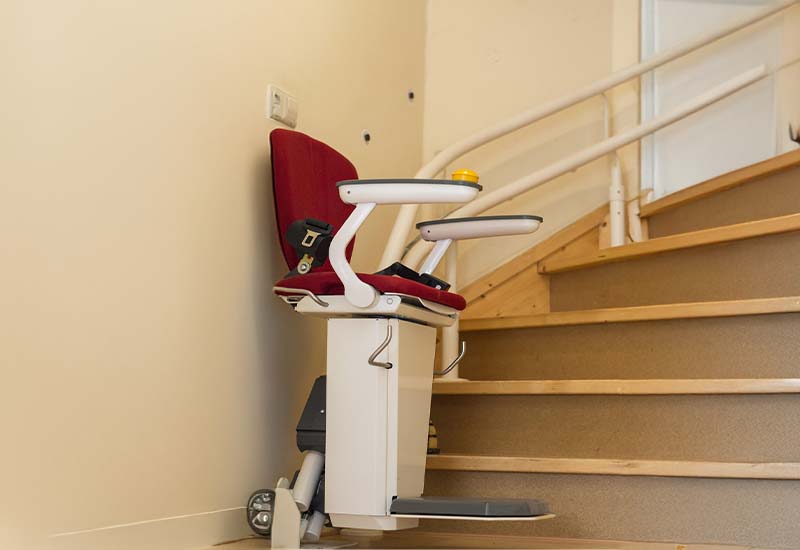 Treppenlift im Haus – barrierefreie Lösung mit Förderung durch KfW-159